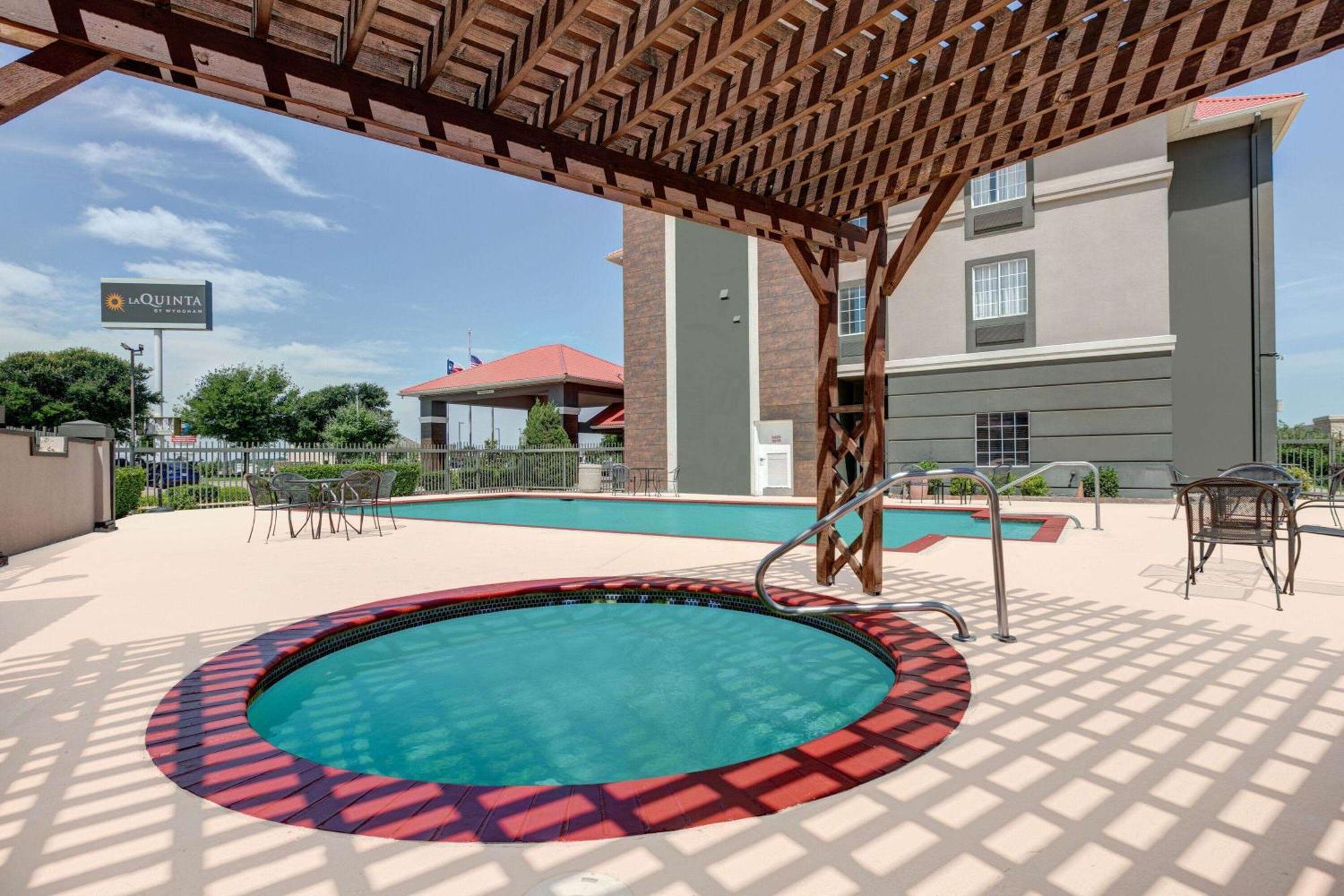 La Quinta By Wyndham Weatherford Exterior photo